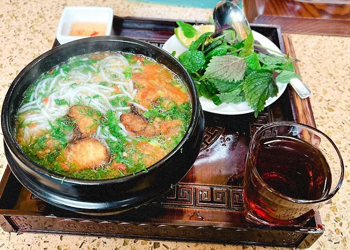 Royal Lotus - Chuoi 5 Phong Ngu Nguyen *